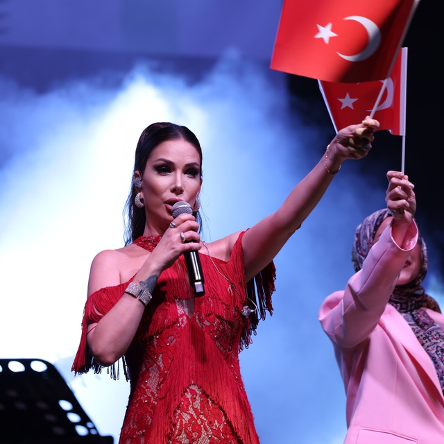 "Ülkemi ve sizleri çok seviyorum"