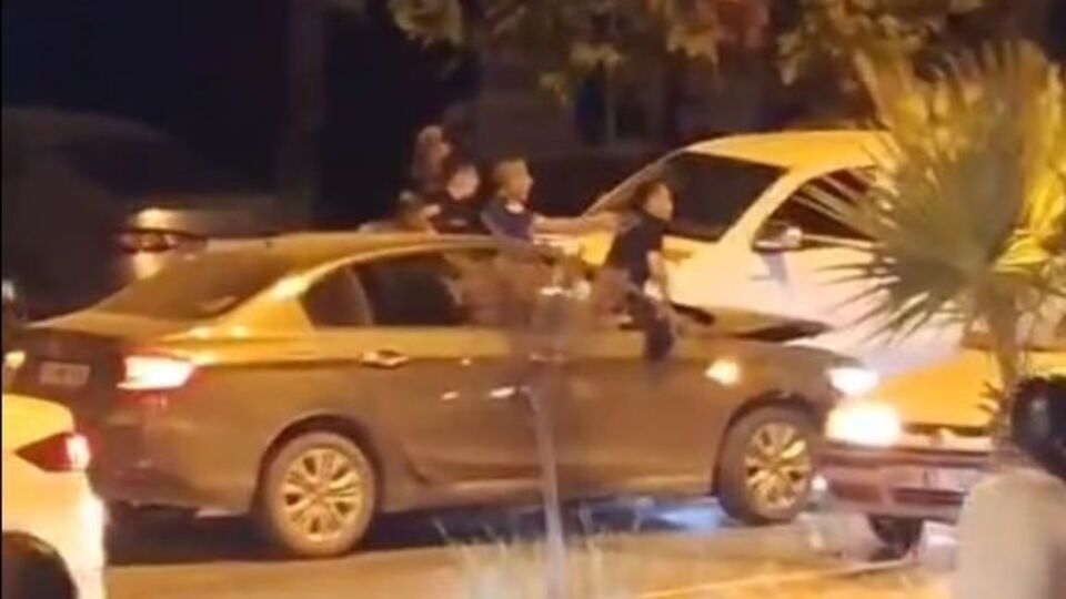 Anne ve babasını darbedip, polisten kaçtı