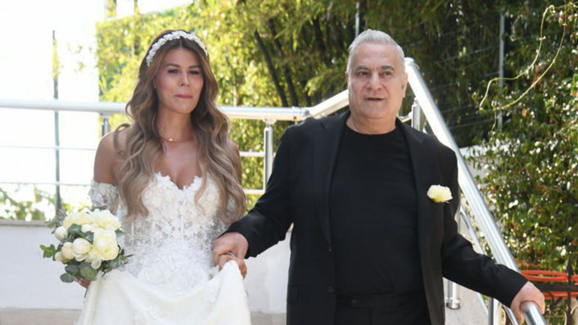 Gülseren Ceylan'ın Annesi Mehmet Ali Erbil İlişkisine Sert Tepki: 'Hiç Onaylamadım!'