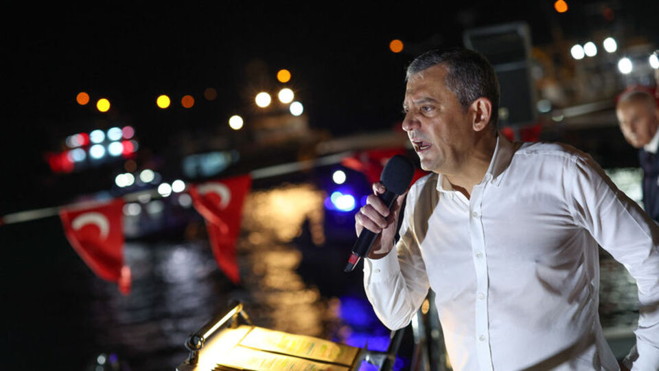 Özel, balıkçılara eşlik etti