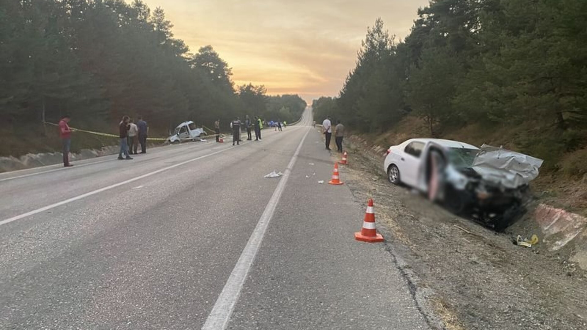 Kastamonu'da Feci Kaza: İki Araç Baş Başa Çarpıştı, 2 Can Yitti, 5 Yaralı!
