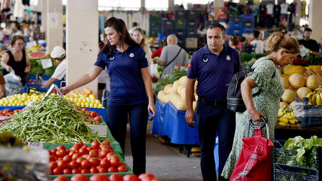 Pazar tezgahında 'irili, ufaklı' aldatmacaya ceza