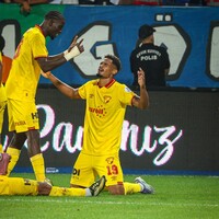 Göztepe'de Emersonn Fransa'ya gitti!