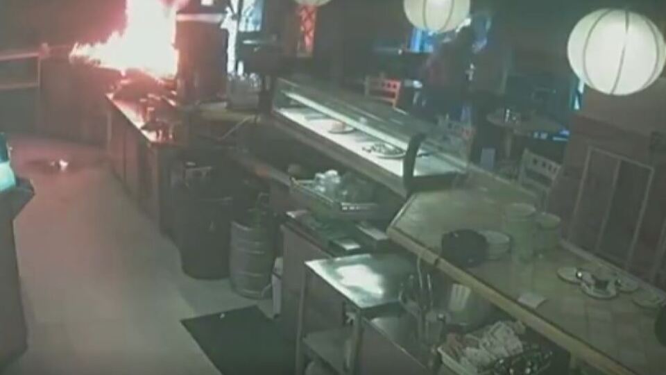 Mayonezin bitmesine sinirlenip ateşe verdi