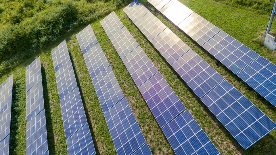 Küresel güneş enerjisi kurulumları yılın ilk yarısında yüzde 64 arttı