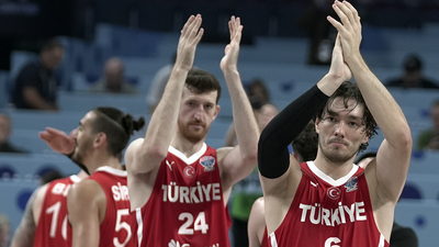 12 Dev Adam, liderlik için Sırbistan karşısında