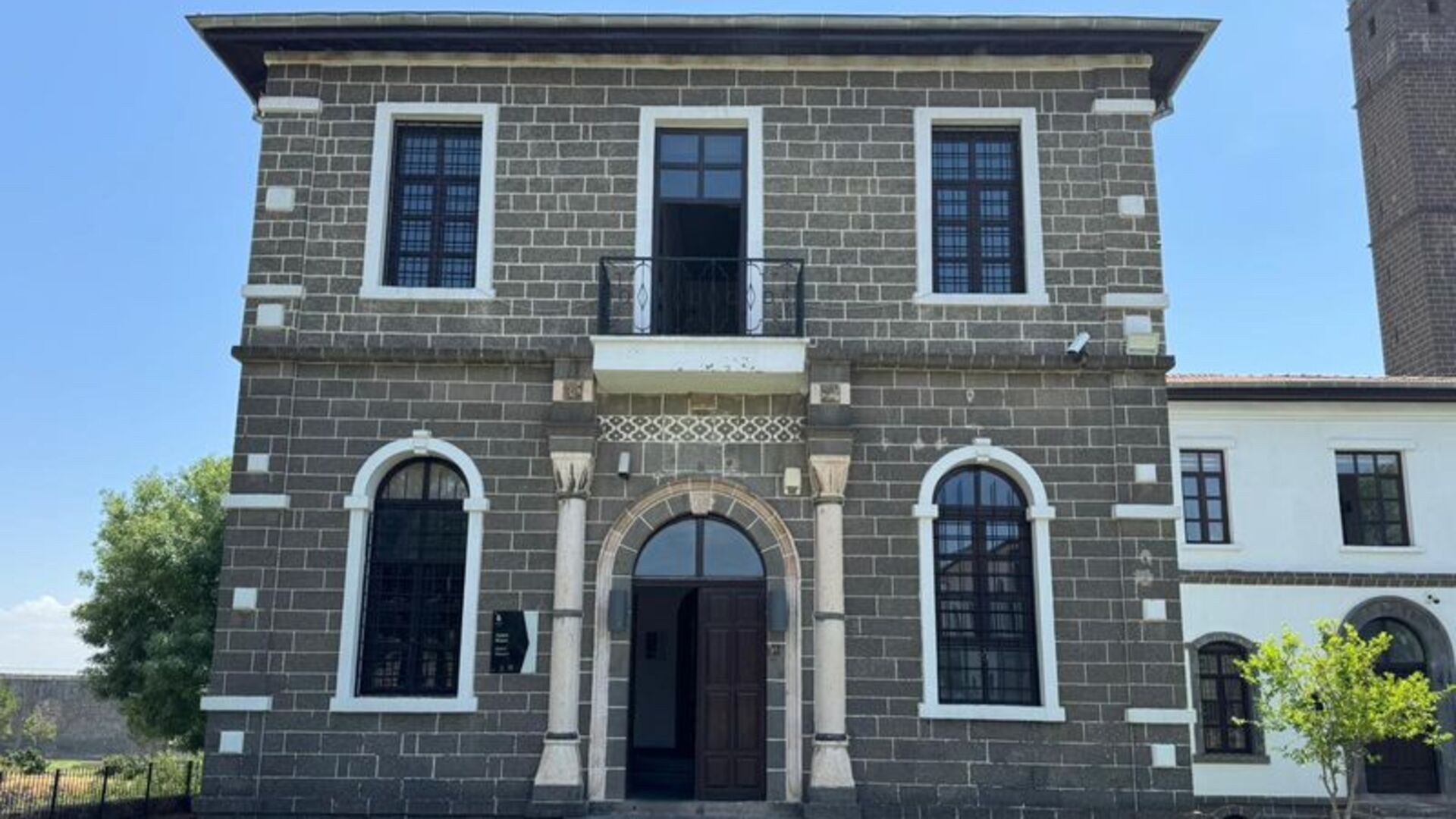 Dünyada eşi yok! Obsidiyen taşıyla inşa edilen tek yapı Diyarbakır’da