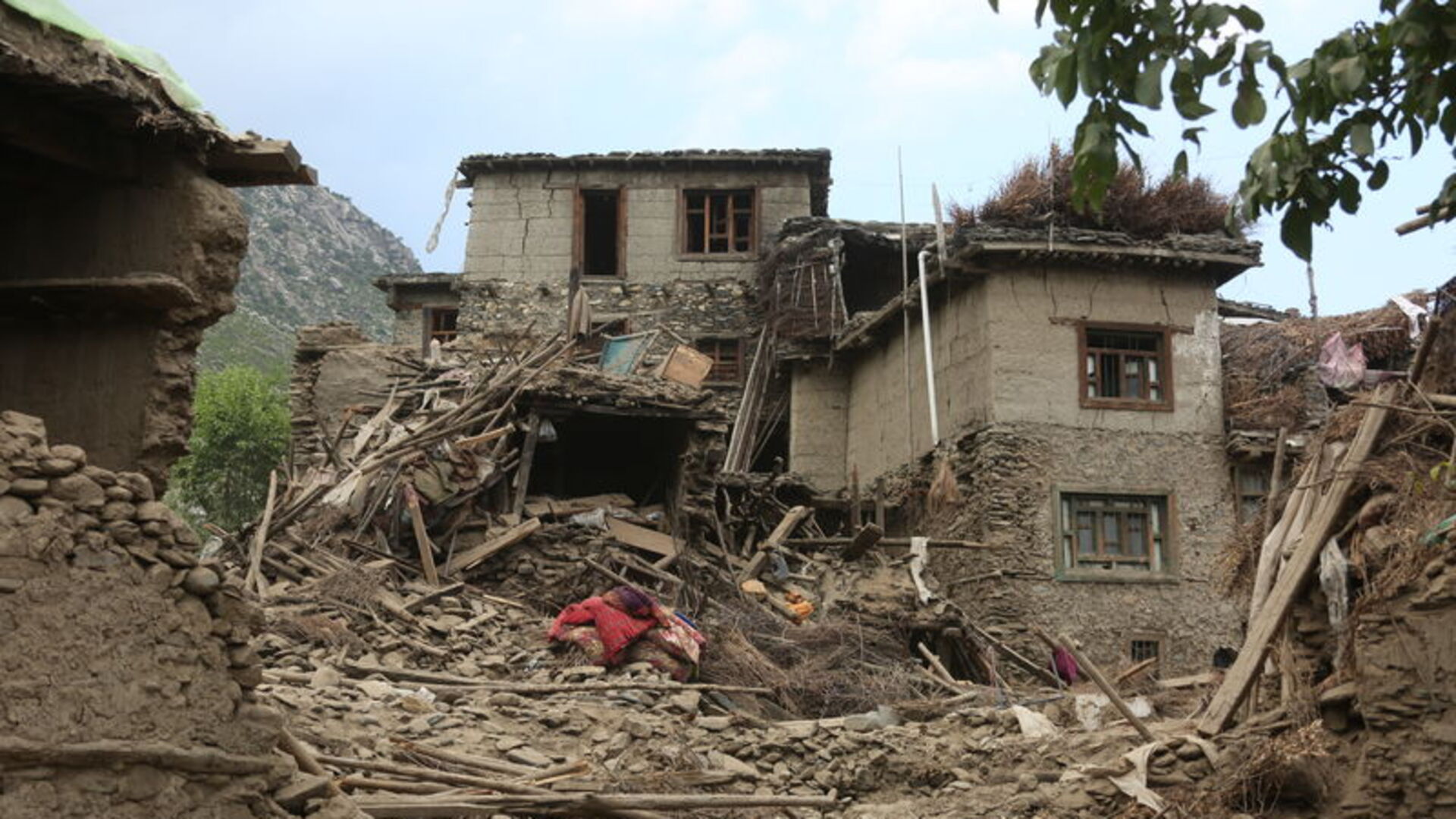 Afganistan depremi sonrası son durum nedir 2 Eylül 2025: Afganistan'da kurtarma çalışmaları sürüyor mu, ölü ve yaralı sayısı kaç oldu?