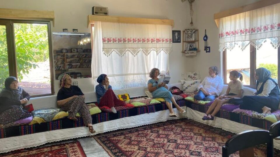 Köy kadınları için okuma etkinliği