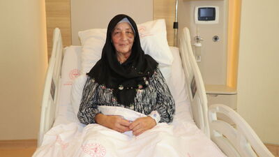 Konuşmayı unutturan tümörden "uyanık ameliyat"la kurtuldu