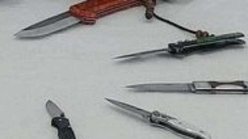 Erzurum'da maksat dışı bıçak taşıyanlara ceza