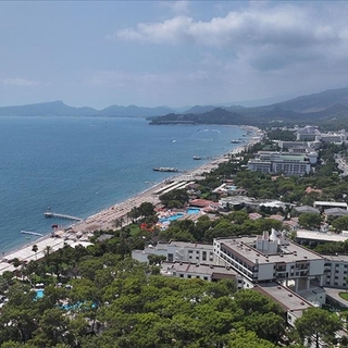 Antalya'ya gelen turist sayısı 12 milyona yaklaştı