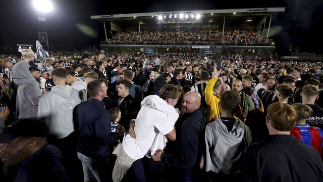 Manchester United'ı eleyen 4. Lig ekibine ceza!