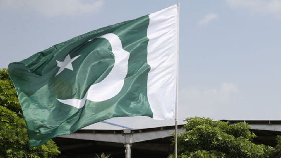 Pakistan'da askeri tesise bombalı saldırı