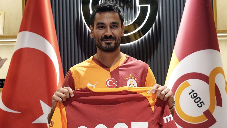 Galatasaray transferi açıkladı!