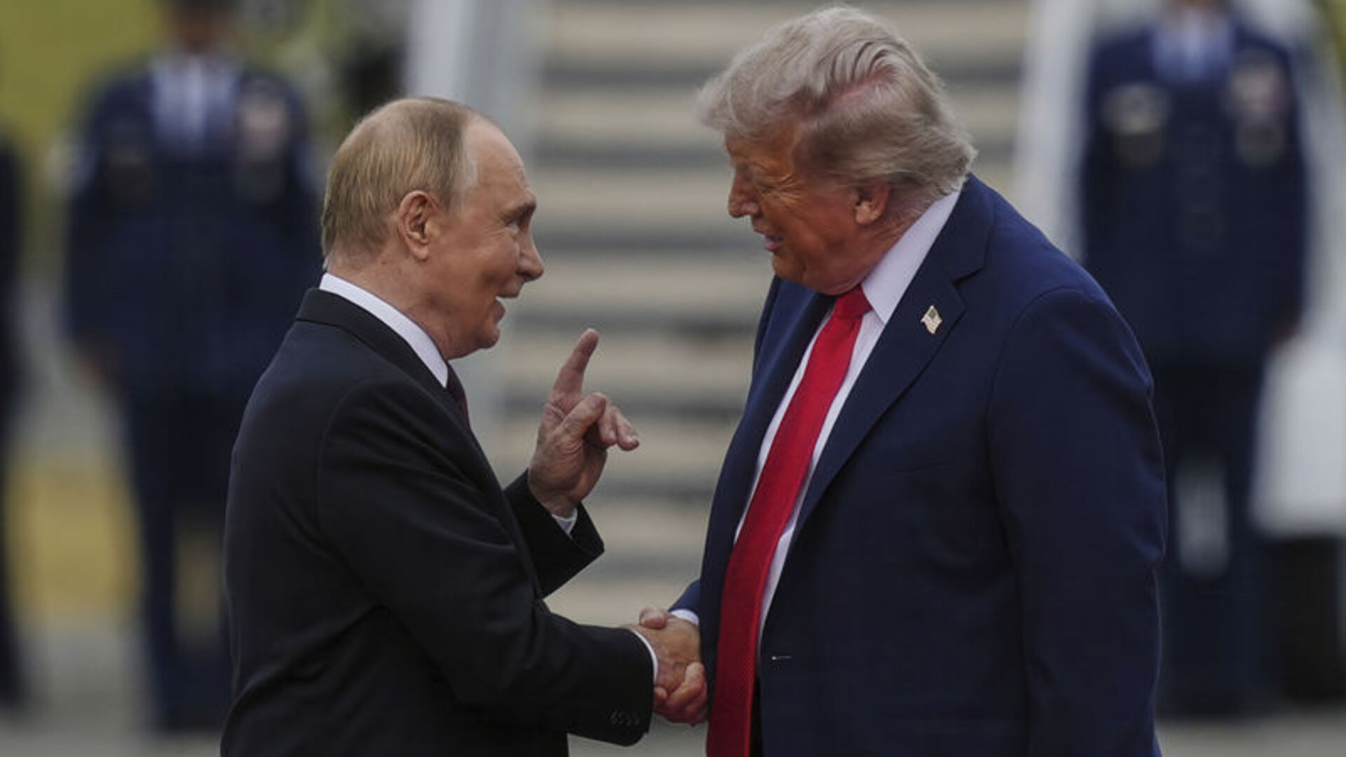 Kremlin'den 'Trump' açıklaması: "Komplo söz konusu değil, herhalde ironi yapıyor" | Dış Haberler