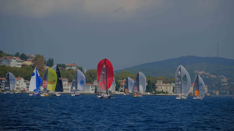 Borusan yelken tutkunlarını İstanbul Boğazı'nda buluşturdu