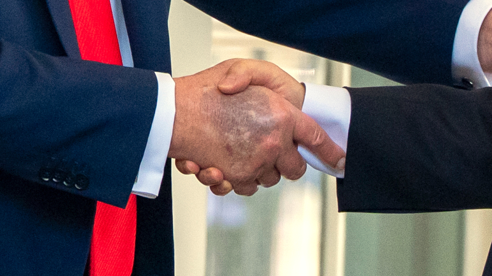 "Trump öldü mü?" dedikodusu sona erdi