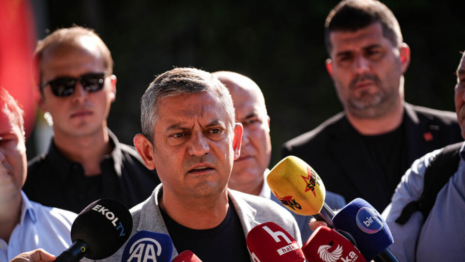 Özel'den İmamoğlu'na ziyaret