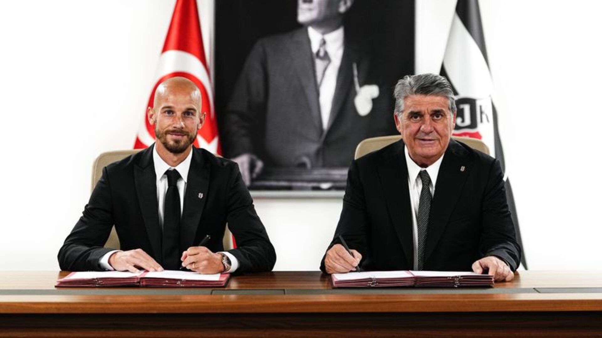 Vaclav Cerny'den Taraftarın Yüreğine Dokunan Açıklamalar: 'Trabzonspor'la Güzel Anlar Yaşamak İstiyorum'