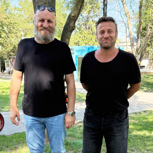 Altay kardeşler Bebek'te
