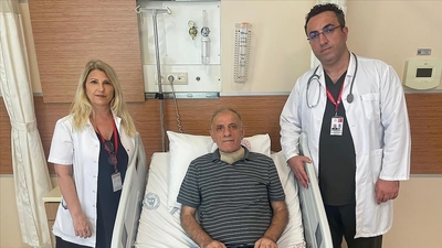 Sigara bağımlısı çifte ameliyatla iki kanserden kurtuldu