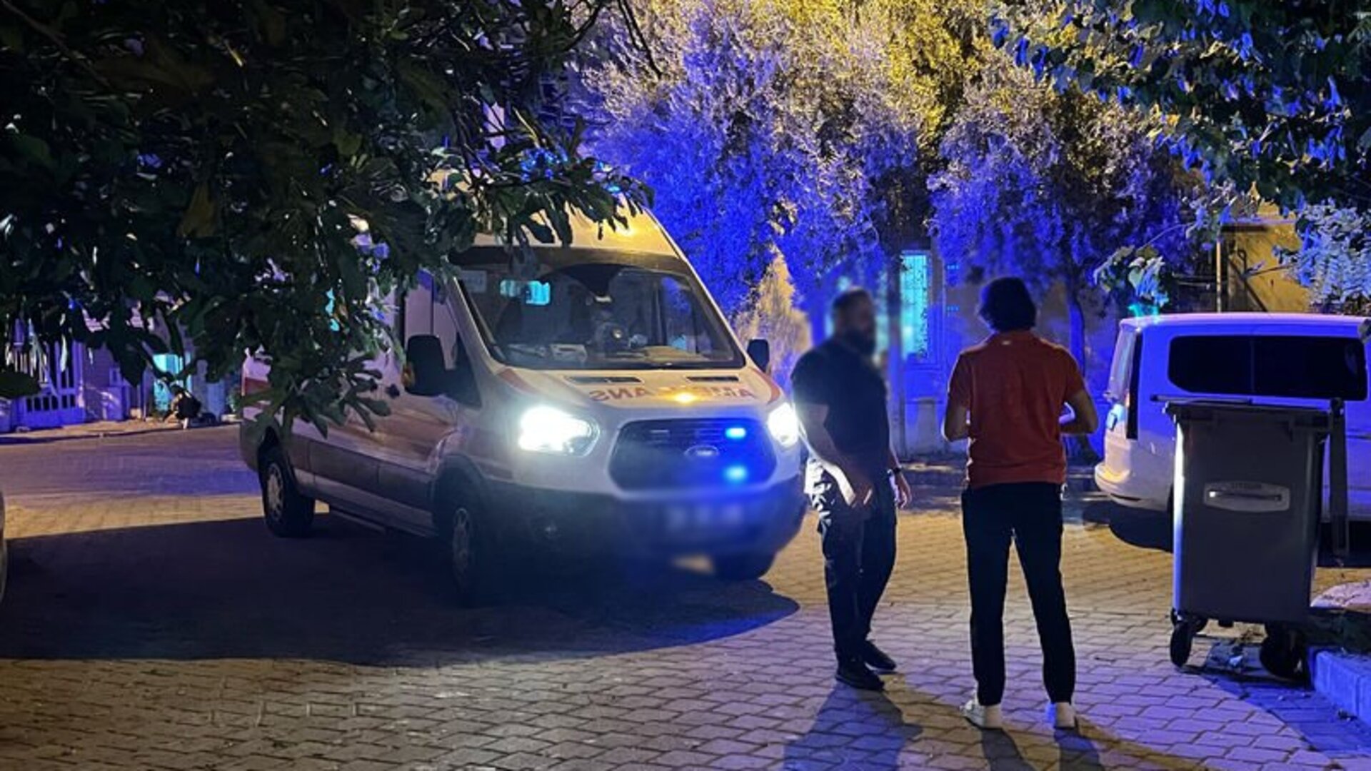 Denizli'de Feci Bıçaklı Kavga: İki Kişi Yaralandı!