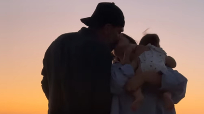 Gün batımında aşka geldiler