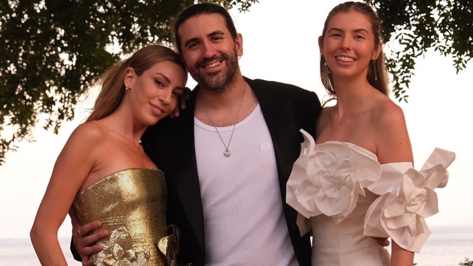 Ünlü oyuncunun kardeşi evleniyor