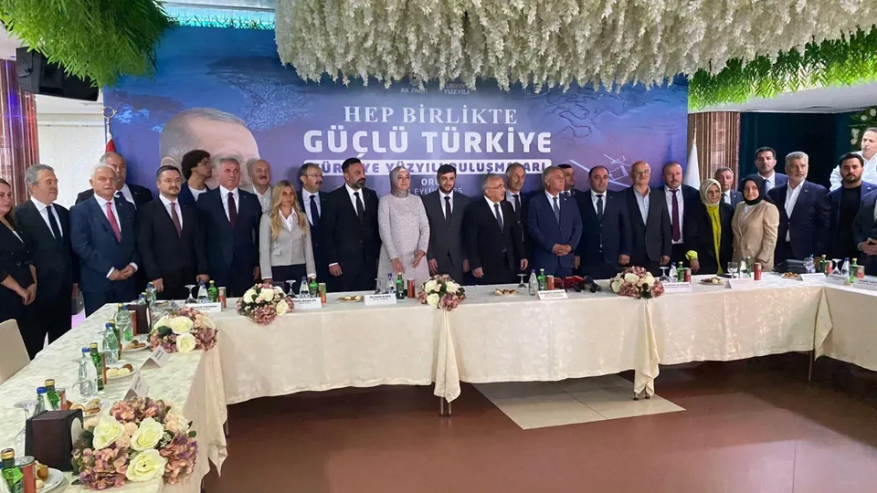 Fatma Betül Sayan'ın katıldığı törende Yeniden Refah'tan AK Parti'ye geçtiler