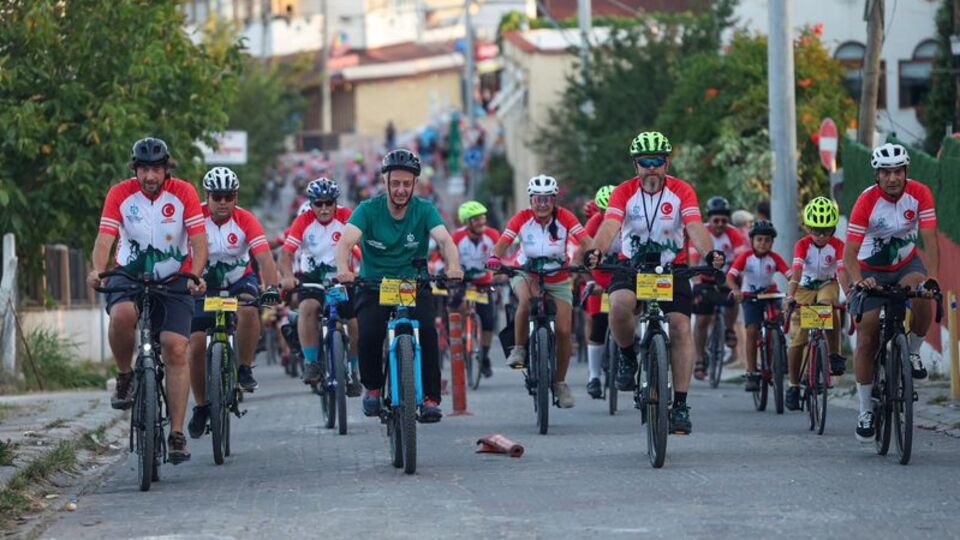 3 ülkeden 300 bisikletlinin katılımıyla başladı