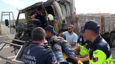 Kuzey Marmara Otoyolu'nda kamyonet TIR'a çarptı