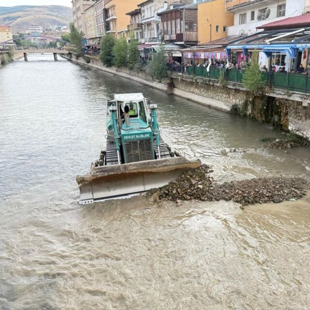 Çoruh Nehri'nde rüsubat temizliği yapıldı