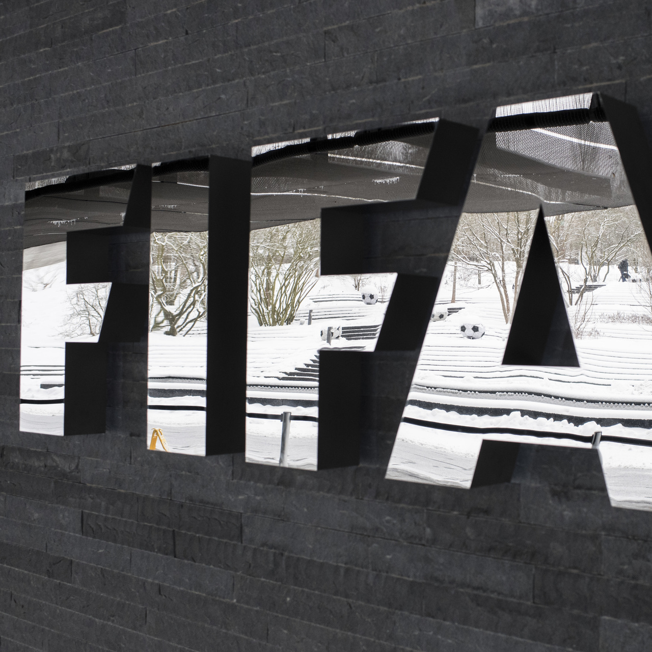 FIFA'dan ırkçılığa karşı karar!
