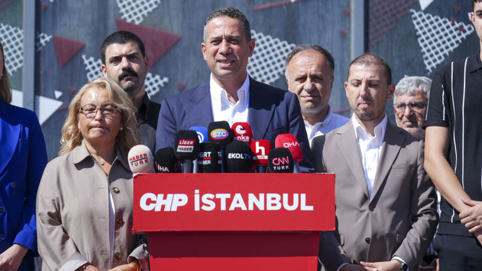 'Bu heyetten çekilin'