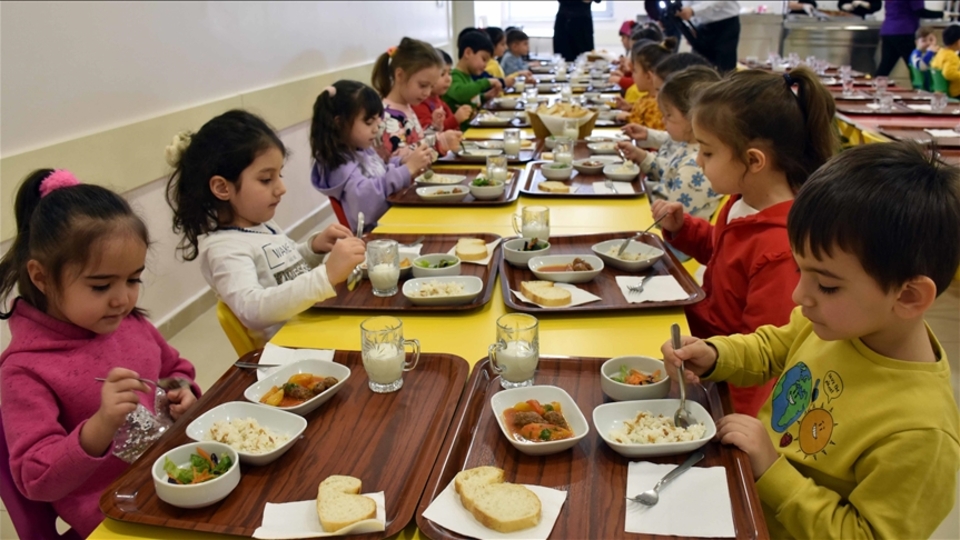 Çocuklarda yetersiz beslenme alarmı! Hem sağlık hem okul başarısı risk altında