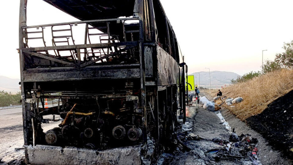 Seyir halindeyken alev aldı