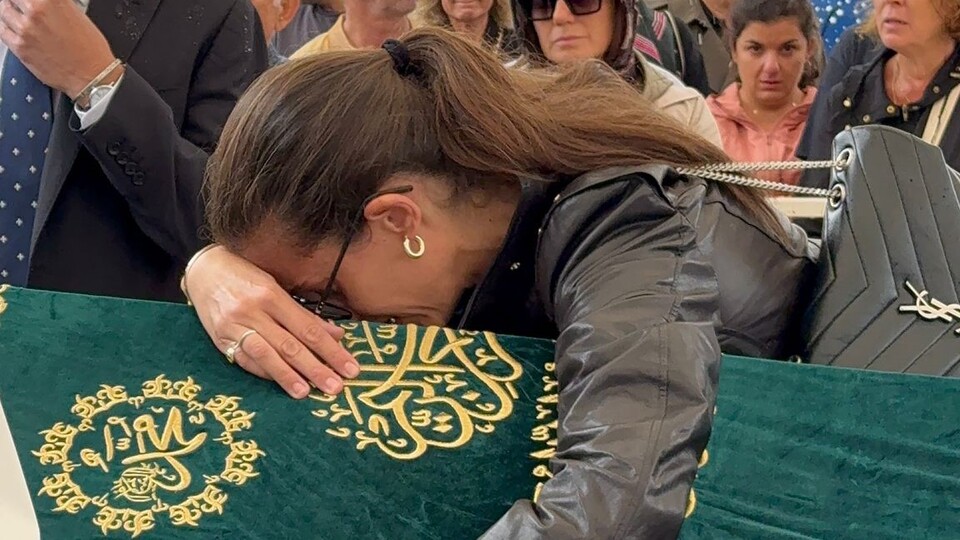 Son yolculuğuna uğurlandı