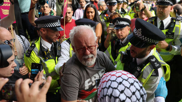 Londra'da Palestine Action'a destek eylemi: En az 425 gözaltı
