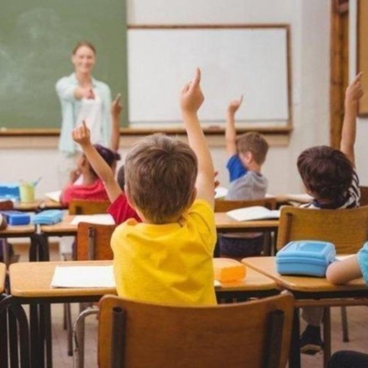 Okulun ilk günü ders saat kaçta başlıyor?