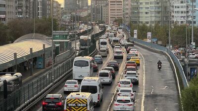 Okullar açıldı! Trafik kilit