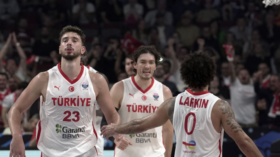 12 Dev Adam, yarı final için parkede!