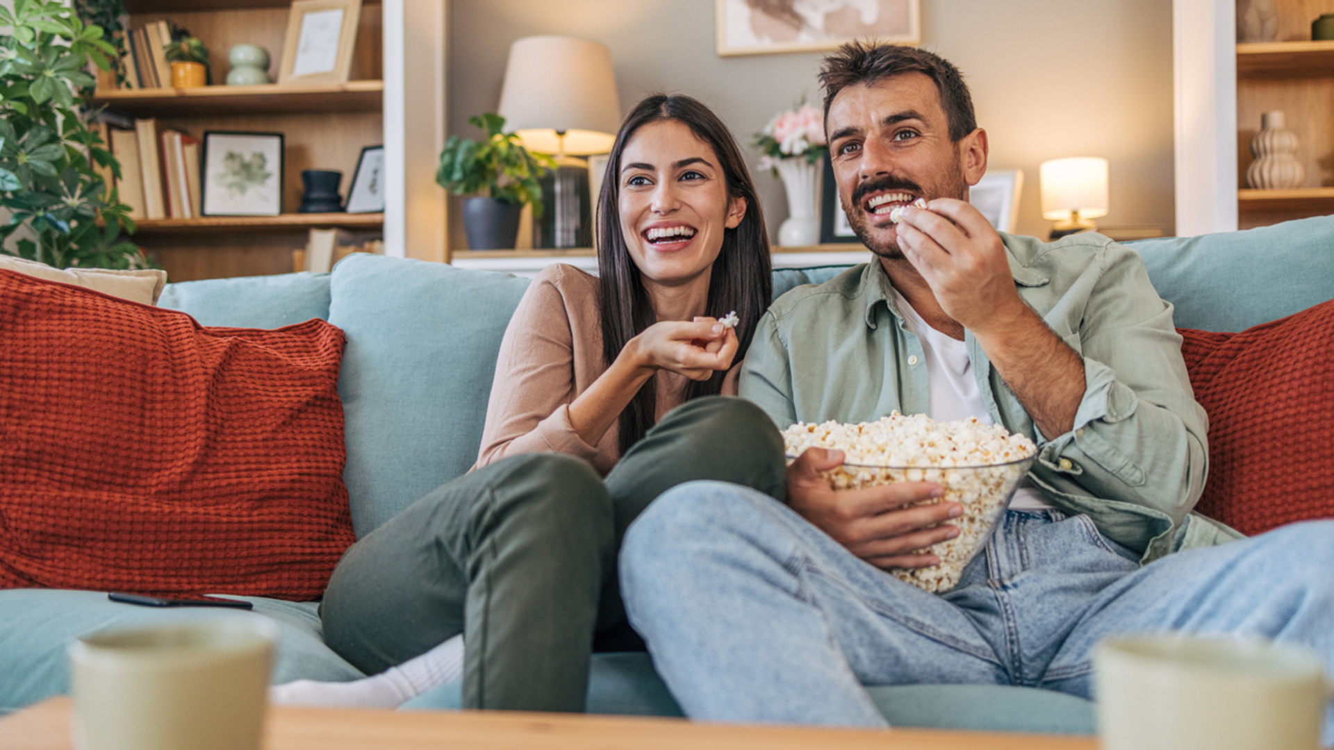 8 Eylül 2025 TV Rehberi: Bu Akşam Hangi Diziler ve Filmler Var? İşte Tüm Kanalların Yayın Akışı!