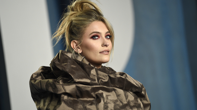 Babasını anlatan filme tepkili