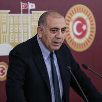 Gürsel Tekin, il başkanlığına geldi