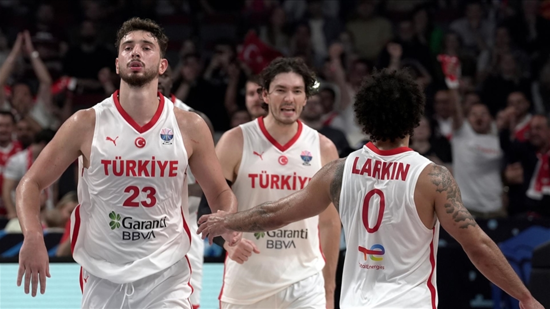 12 Dev Adam'dan Tarihi Viraj! Polonya Maçına Bomba Detaylar - Şampiyonluk Yolunda Kritik Perde