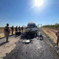 İşçi minibüsü ile otomobille çarpıştı: 15 yaralı