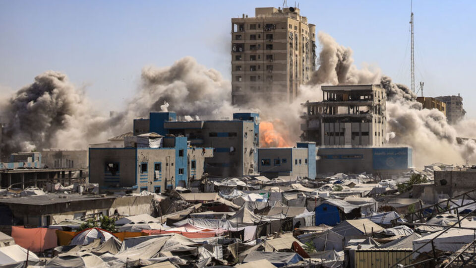 İsrail'den çok katlı binaya saldırı