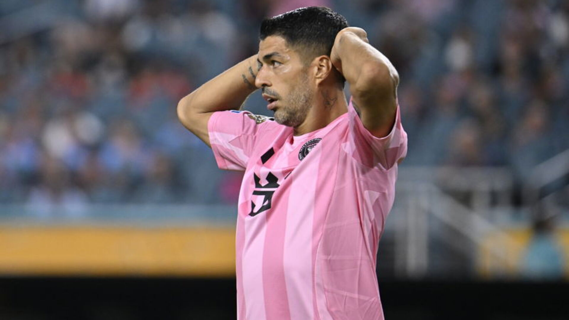 MLS, Luis Suarez'i tükürme olayı nedeniyle 3 lig maçından men etti - Futbol Haberleri