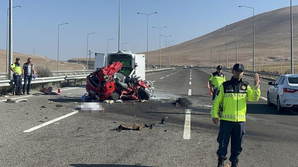 Katliam gibi kaza! 3 can kaybı!